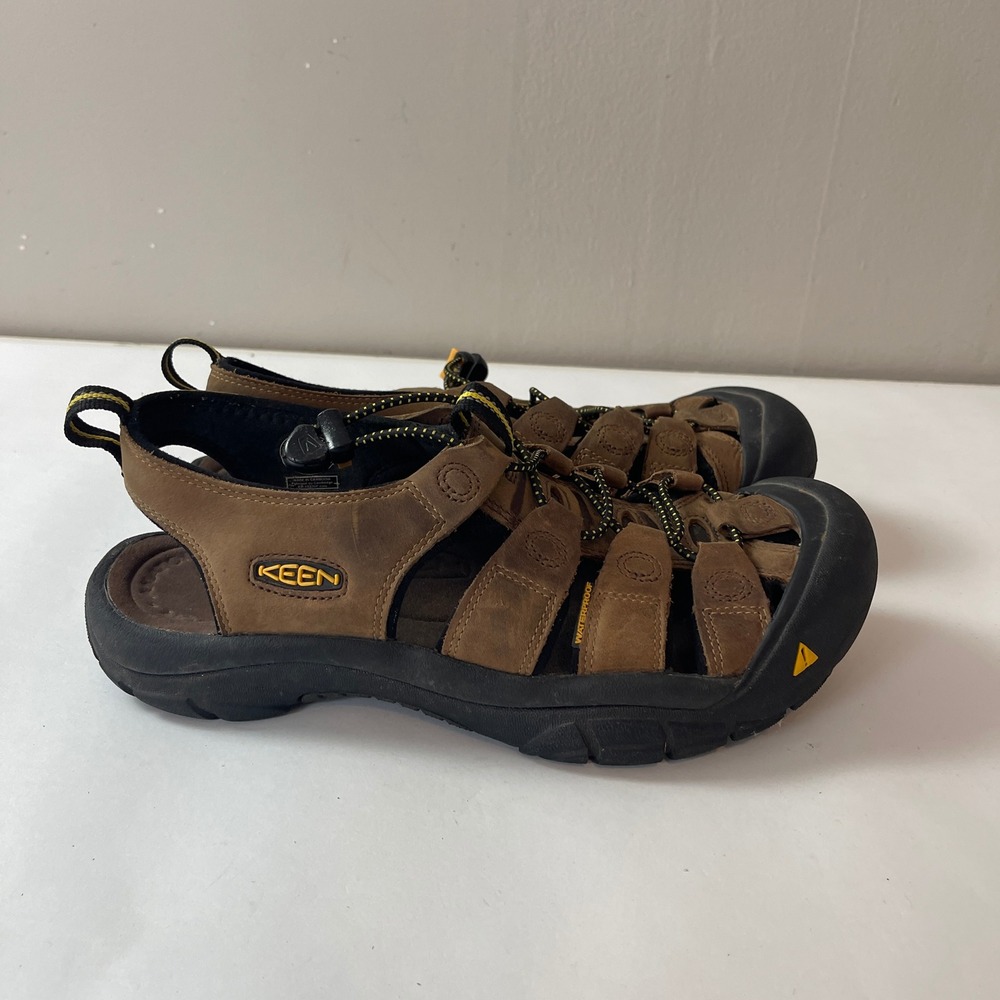 KEEN Newport Sandals Mens 10 Brown Leather Waterproof Hiking Outdoor Gorpcore